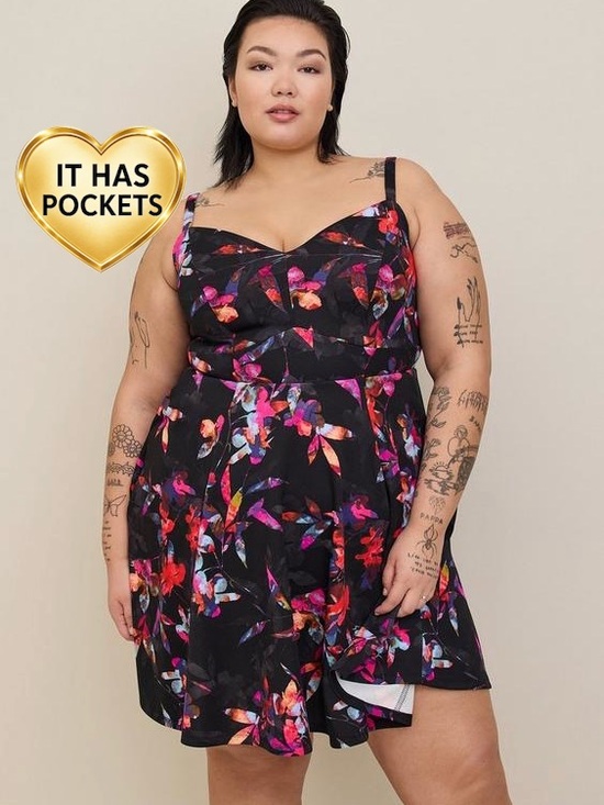 torrid Dresses & Skirts - TORRID Floral Black Sweetheart Neck Dress with Pockets | 1X